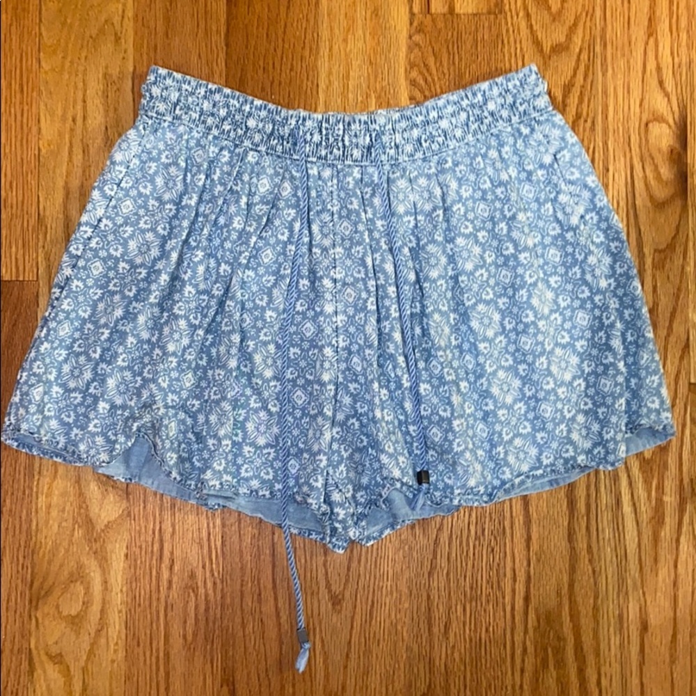 Gap Flowy Shorts in Indigo Print